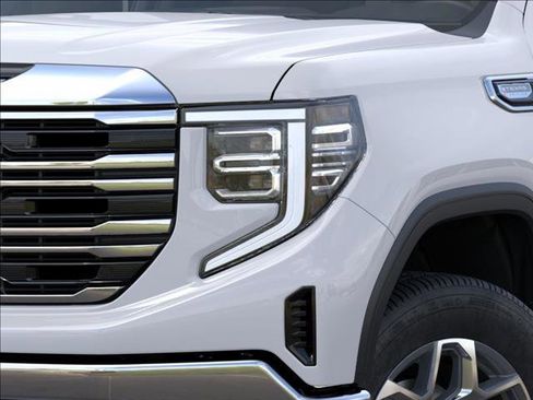 New 2026 GMC Sierra 1500 SLT image 10