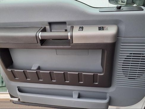 Used 2016 Ford F250 XLT image 11