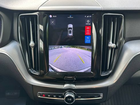 Used 2023 Volvo XC60 B5 Core w/ Climate Package AWD/4WD image 23