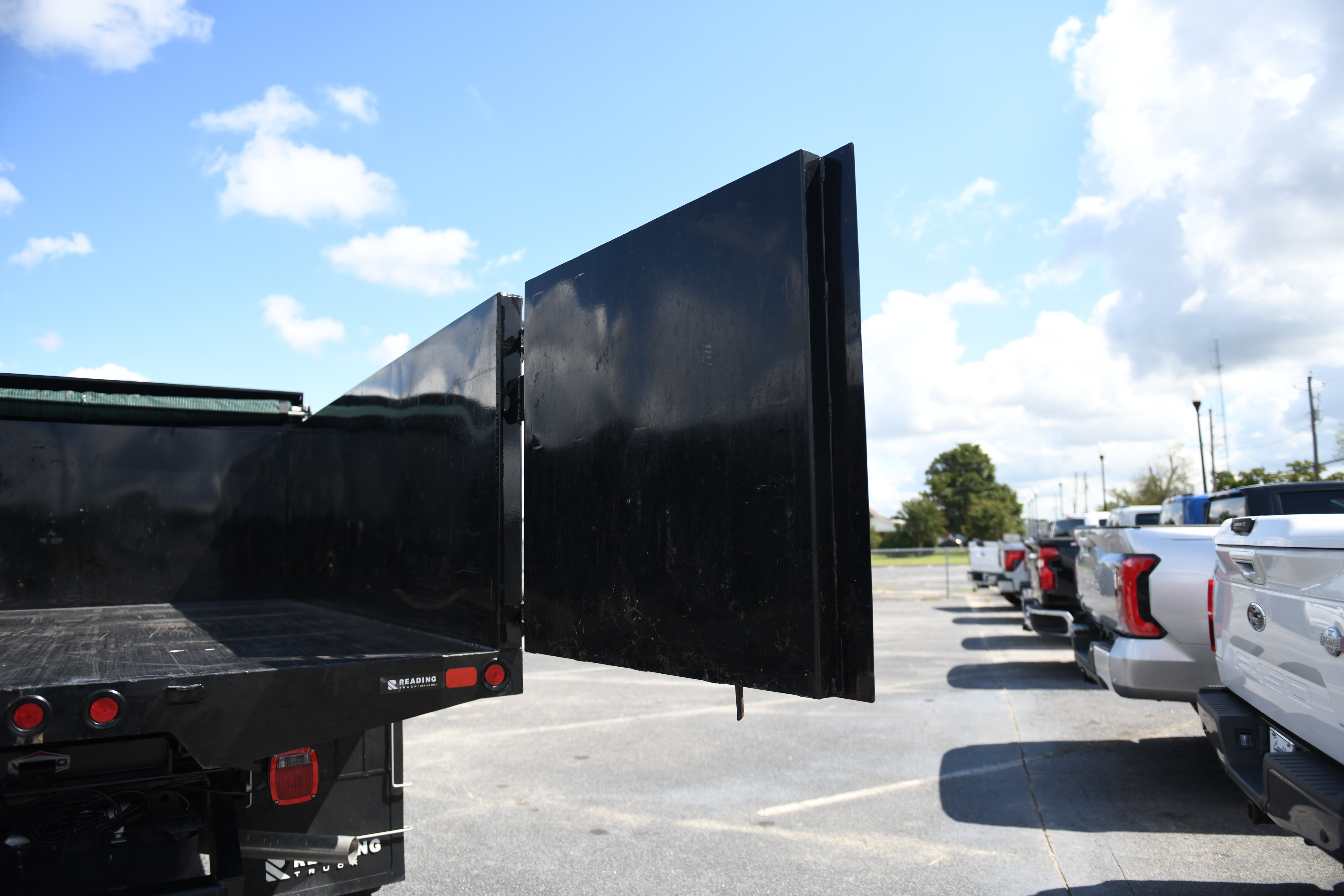 Used 2026 Ford F550 4x4 Crew Cab image 14