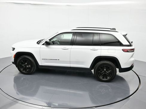 Certified 2024 Jeep Grand Cherokee Altitude image 44