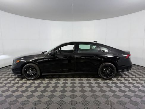 Used 2025 Honda Accord SE image 9
