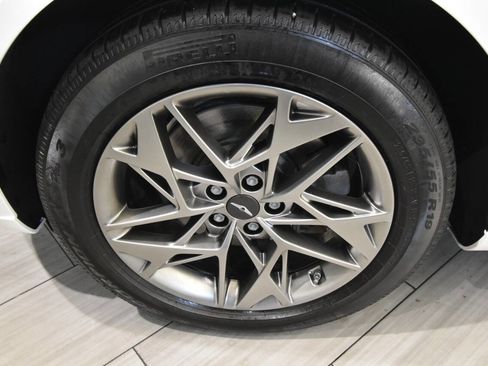 Used 2022 Genesis GV70 2.5T w/ Advanced Package image 10