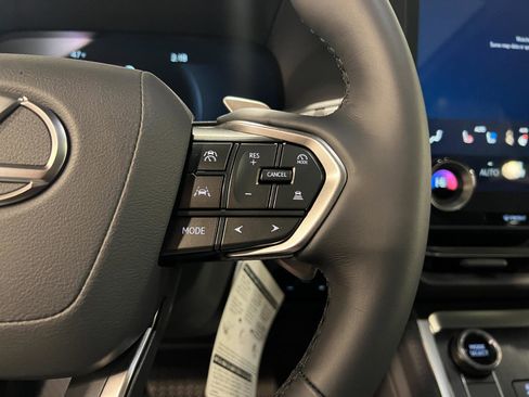 Used 2026 Lexus GX 550 w/ Cold Area Package image 13