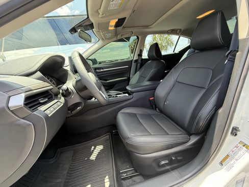 Used 2025 Nissan Altima 2.5 SL FWD image 18