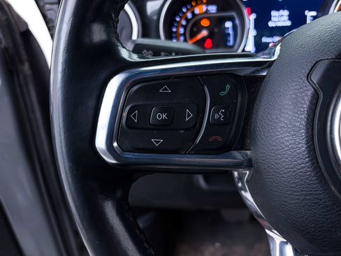 Used 2020 Jeep Wrangler Unlimited Sahara AWD/4WD image 21