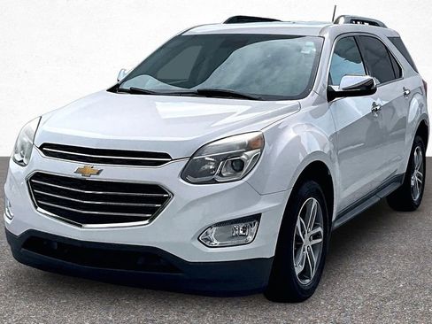 Used 2017 Chevrolet Equinox Premier w/ Enhanced Convenience Package FWD image 4