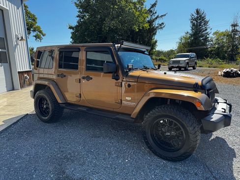 Used 2011 Jeep Wrangler 70th Anniversary w/ Dual Top Group image 4