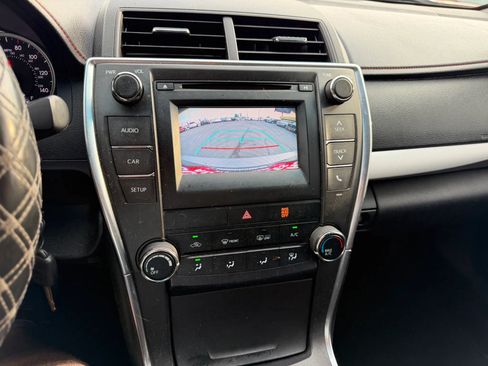 Used 2017 Toyota Camry SE FWD image 13