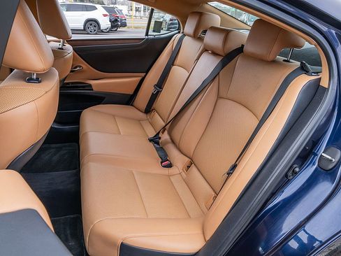 Used 2022 Lexus ES 350 w/ Premium Package image 16