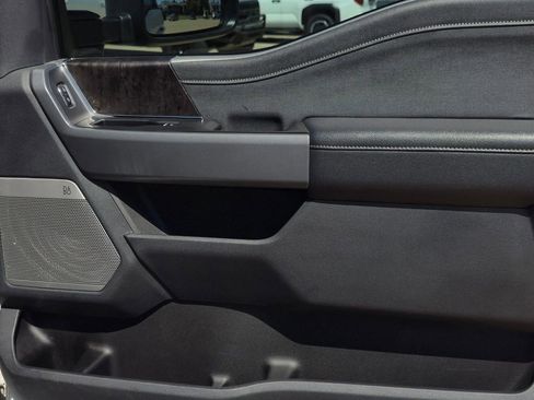 Used 2023 Ford F250 Lariat w/ Black Appearance Package image 38