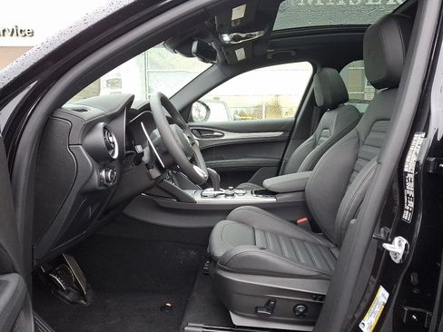 New 2025 Alfa Romeo Stelvio Sprint AWD/4WD image 9