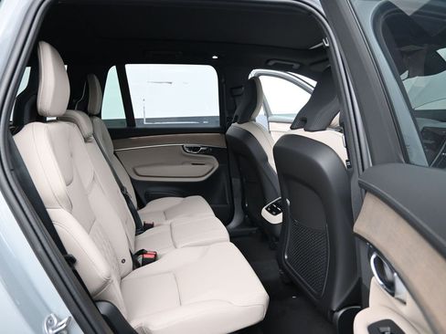 New 2026 Volvo XC90 B6 Plus w/ Protection Package Premier image 14