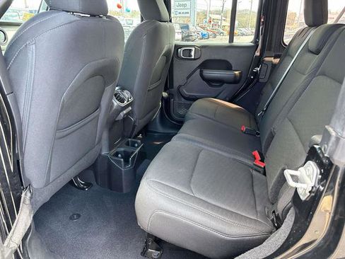 Used 2018 Jeep Wrangler Unlimited Sport S image 9