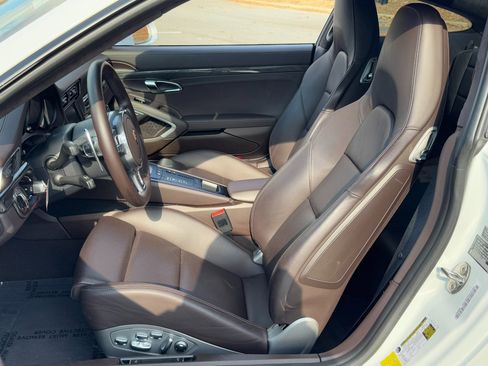 Used 2014 Porsche 911 Turbo S image 23