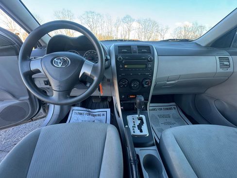 Used 2010 Toyota Corolla image 12