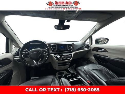 Used 2019 Chrysler Pacifica Touring-L image 36