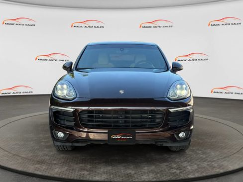 Used 2016 Porsche Cayenne AWD/4WD image 3