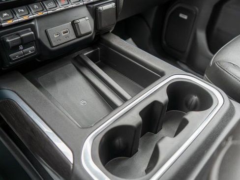 Used 2019 Chevrolet Silverado 1500 LTZ w/ LTZ Premium Package AWD/4WD image 33