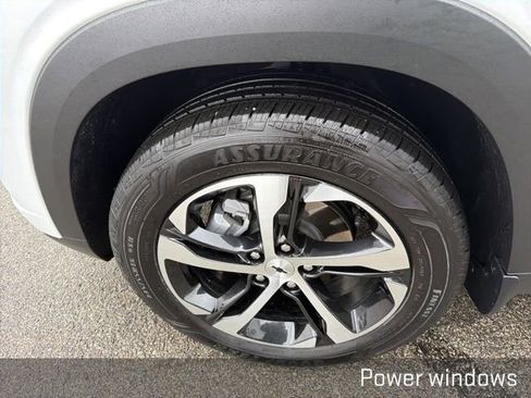 Used 2024 Chevrolet Trax RS w/ Driver Confidence Package image 19