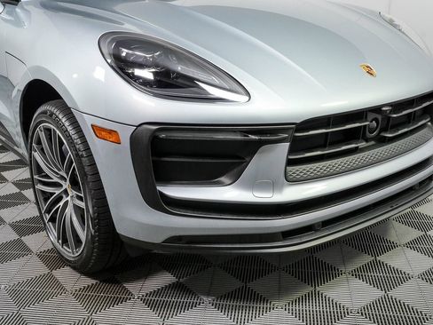 Certified 2026 Porsche Macan AWD/4WD image 39