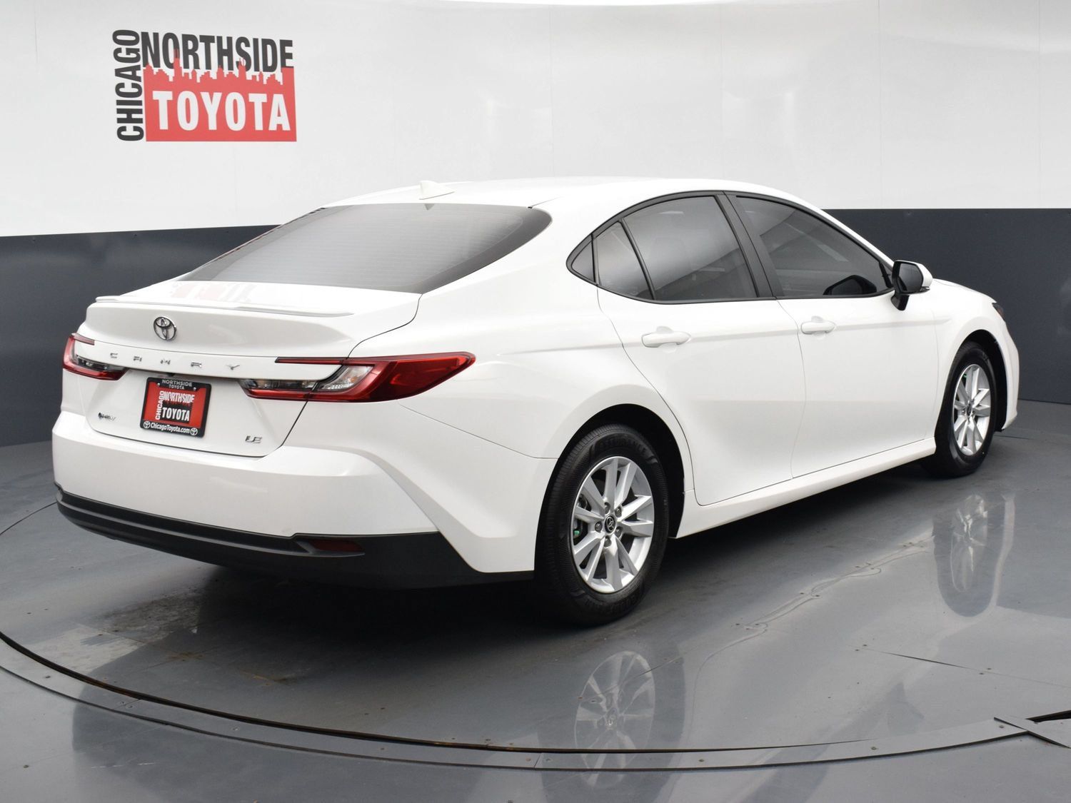 Used 2025 Toyota Camry LE w/ Convenience Package FWD image 4