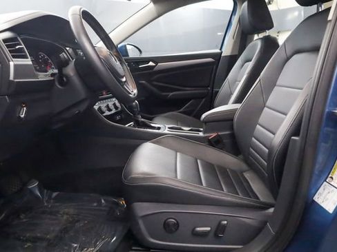 Used 2021 Volkswagen Jetta SE w/ SE Cold Weather Package image 12