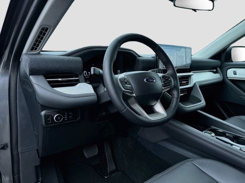 New 2026 Ford Explorer Active w/ Active Comfort Package RWD image 9