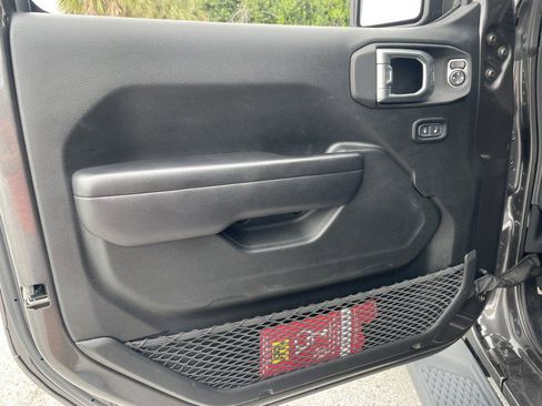 Used 2020 Jeep Gladiator Sport w/ Quick Order Package 24S image 29