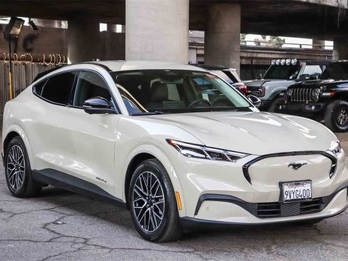 Used 2025 Ford Mustang Mach-E Premium image 3