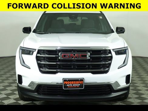 Used 2025 GMC Acadia Elevation image 11