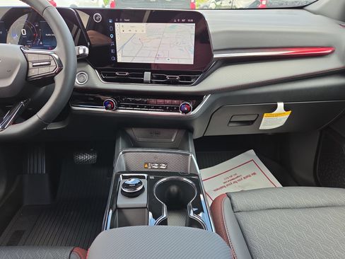 New 2027 Chevrolet Equinox RS w/ Convenience Package III FWD image 23