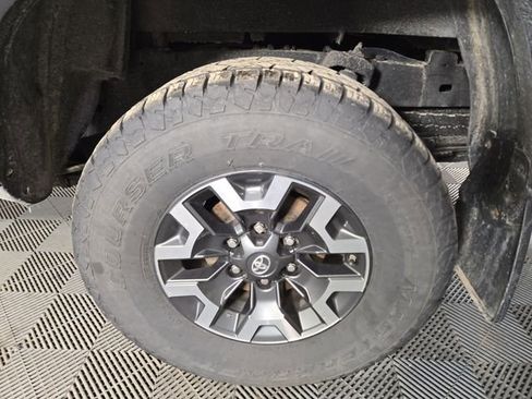 Used 2021 Toyota Tacoma TRD Off-Road w/ TRD Premium Off Road Package image 11