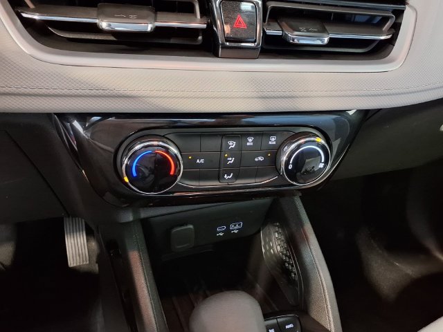 Used 2026 Chevrolet TrailBlazer LT AWD/4WD image 12