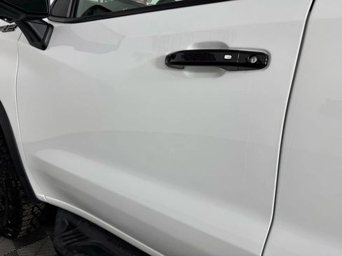 Used 2024 Chevrolet Silverado 1500 ZR2 w/ Technology Package image 29