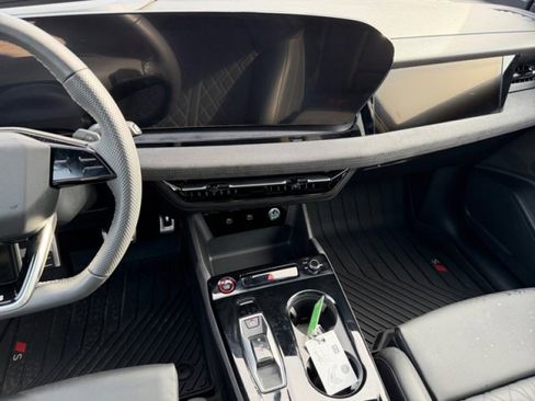 Used 2025 Audi SQ6 e-tron Prestige w/ 21" Black Optic Wheel Package image 14