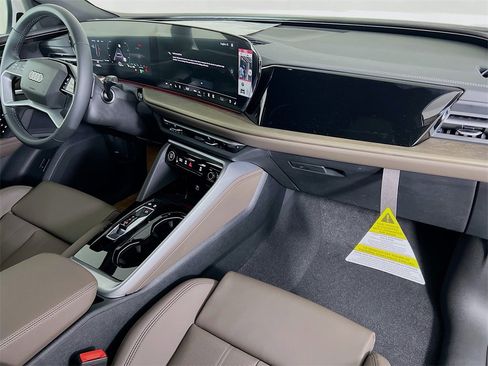 New 2025 Audi Q5 Premium Plus image 29