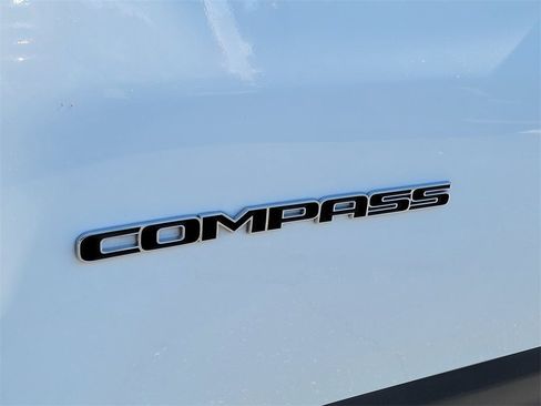 Used 2022 Jeep Compass Limited image 23