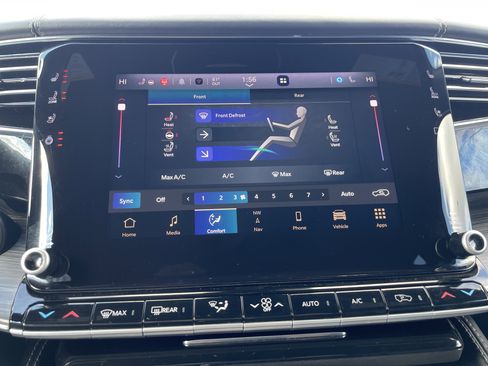 Used 2023 Jeep Wagoneer Series III w/ Preferred Equipment Group image 6