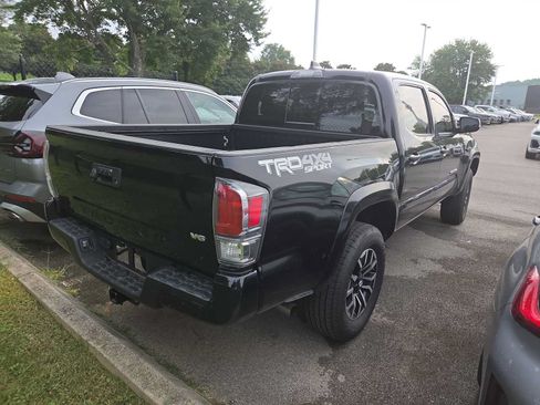 Used 2023 Toyota Tacoma TRD Sport AWD/4WD image 2