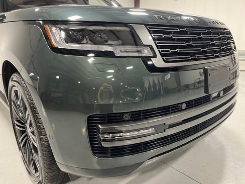 Used 2023 Land Rover Range Rover Long Wheelbase SE image 11