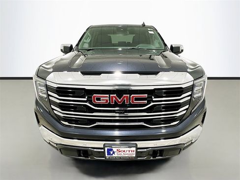 New 2026 GMC Sierra 1500 SLT image 2