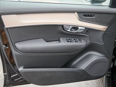 New 2025 Volvo XC90 B6 Core w/ Protection Package Premier image 10