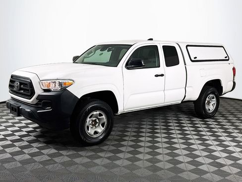 Used 2022 Toyota Tacoma SR image 4