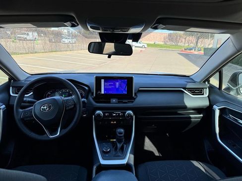 Used 2024 Toyota RAV4 XLE w/ Convenience Package image 32