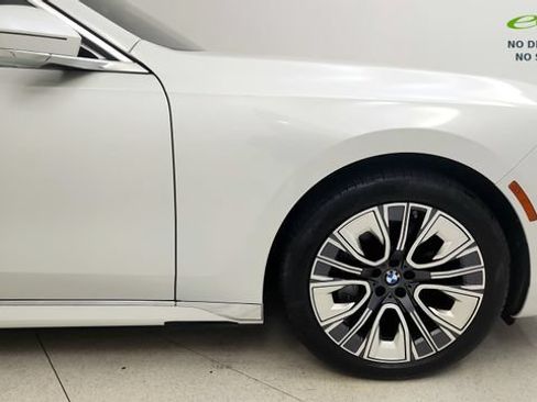 Used 2023 BMW i7 xDrive60 AWD/4WD image 21