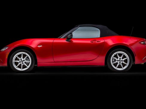 Used 2016 MAZDA MX-5 Miata Sport image 10