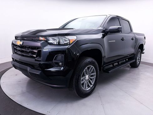 Used 2024 Chevrolet Colorado LT w/ LT Convenience Package RWD image 11