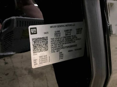 Used 2025 Chevrolet Suburban Z71 AWD/4WD image 30