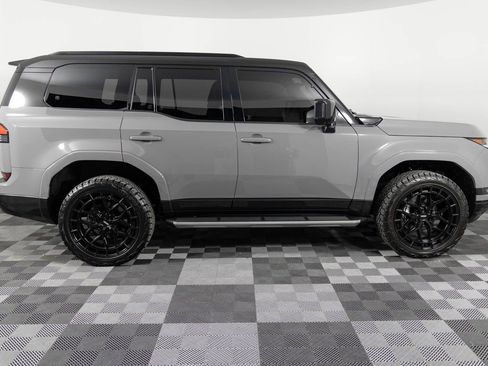 Used 2025 Lexus GX 550 w/ Accessory Package (Z1) image 9